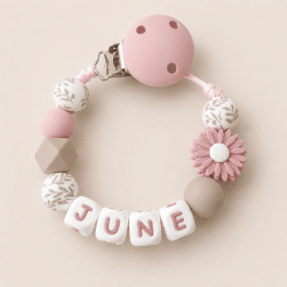 Speenkoord met naam ‘June' - Licht roze/ bloem/ zand