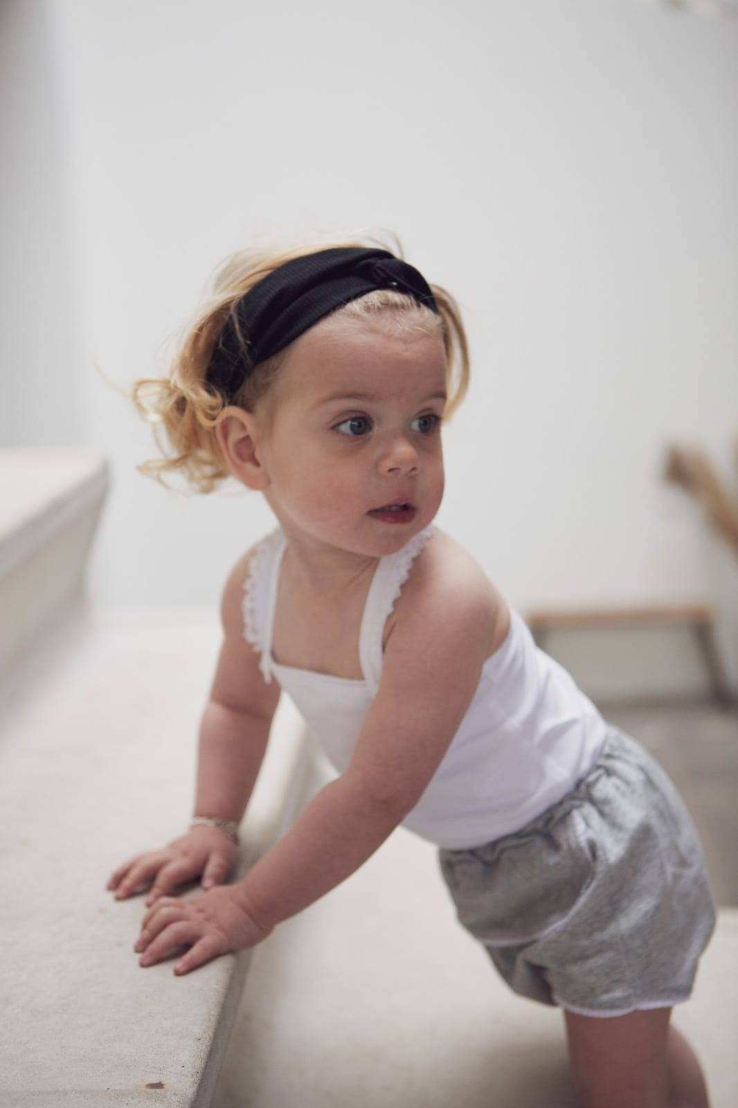 slim paars verband Haarband geknoopt zwart | Musthaves by Kell - De leukste musthaves voor  jouw baby of peuter
