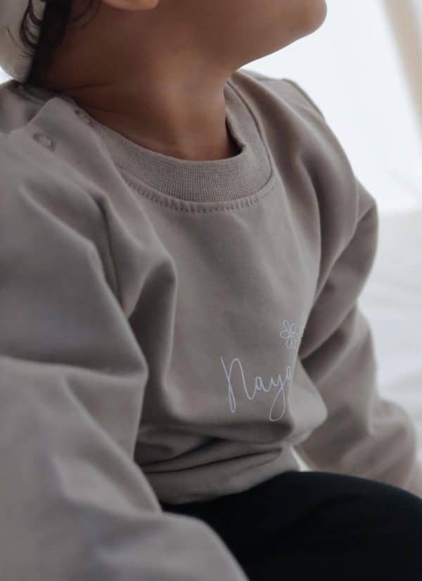 Sweater daisy met naam - Afbeelding 3