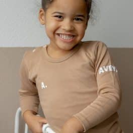 T-shirt lange mouwen/ naam op mouw