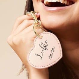 Sleutelhanger hartje sierletters Liefste mama