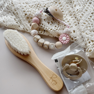 Kraamcadeau met naam - Cadeauset roze €25