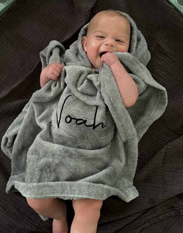 Bad poncho groen met naam - Afbeelding 2