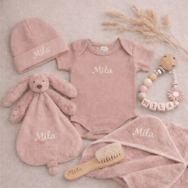 Kraamcadeauset met naam roze