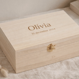 Houten bewaardoosje met naam – Gepersonaliseerd herinneringen box